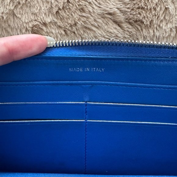 CHANEL Iridescent Lambskin Quilted CC Zippy Long Wallet - Picture 11 of 12